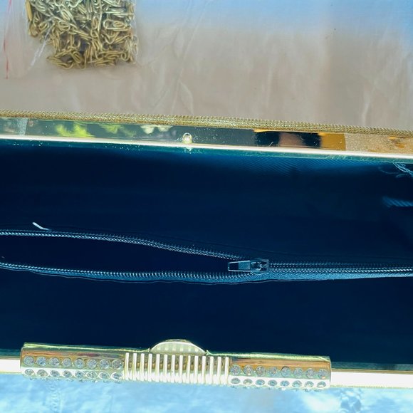 New Gold Evening Purse. - Picture 11 of 15